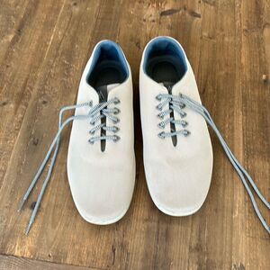 Muroexe genderless vegan walking shoes, eco-conscious, tan, neutral, spring